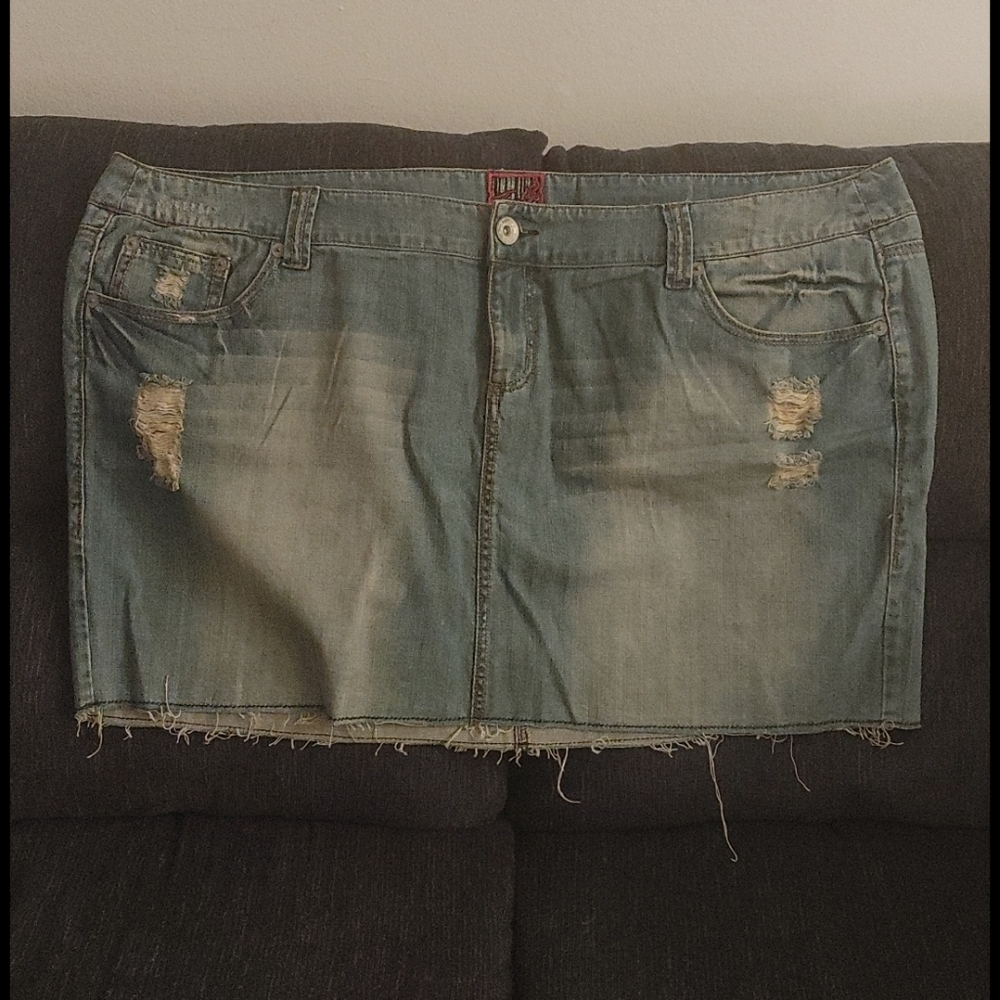 Torrid denim mini skirt size 26